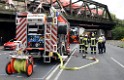 LKW blieb unter Bruecke haengen Koeln Ehrenfeld Innere Kanalstr Hornstr P024